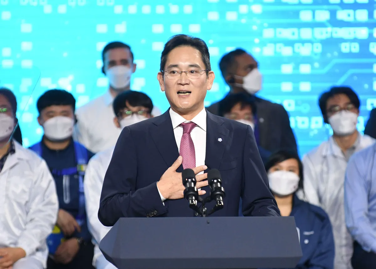 Imprisoned Samsung executive granted presidential pardon