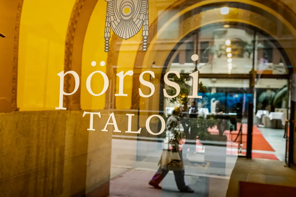 PÖRSSI: Helsingin pörssi laskussa – Terveystalo ostaa Silmäa
