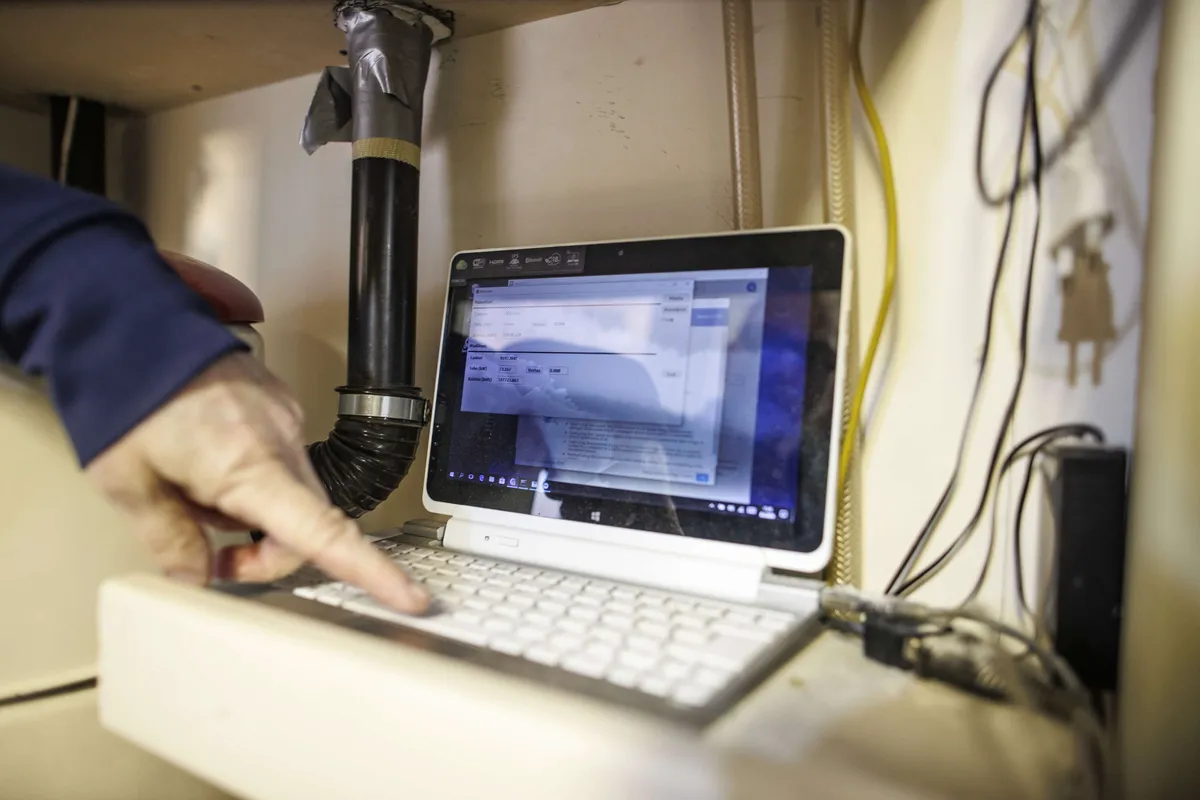 Sota nostaa hintaa – Tällainen sähkösopimus on nyt edullisin