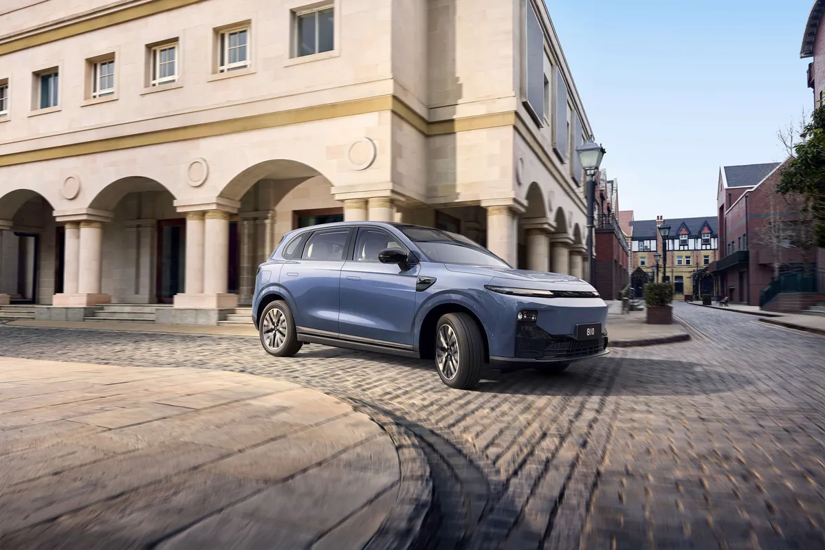 Opelilla hurja suunnitelma: Kiinalainen katumaasturi Euroopan markkinoille?