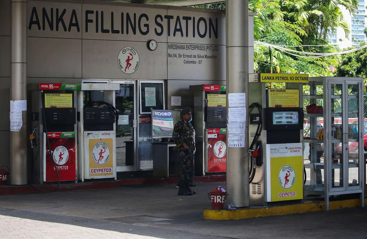 Hard means in use: Sri Lanka bans refueling from private cars for two weeks