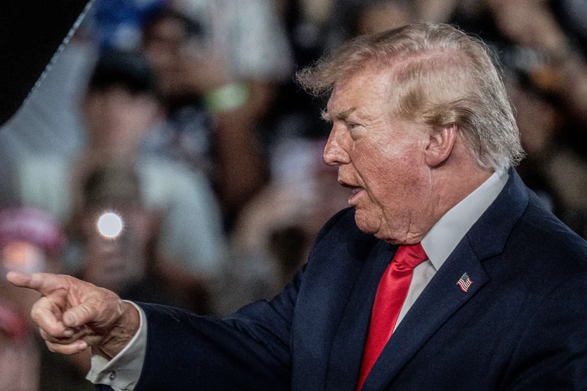 Trumpin erikoiset nimeämiset jatkuvat: Haluaa kieltää sanan tekoäly