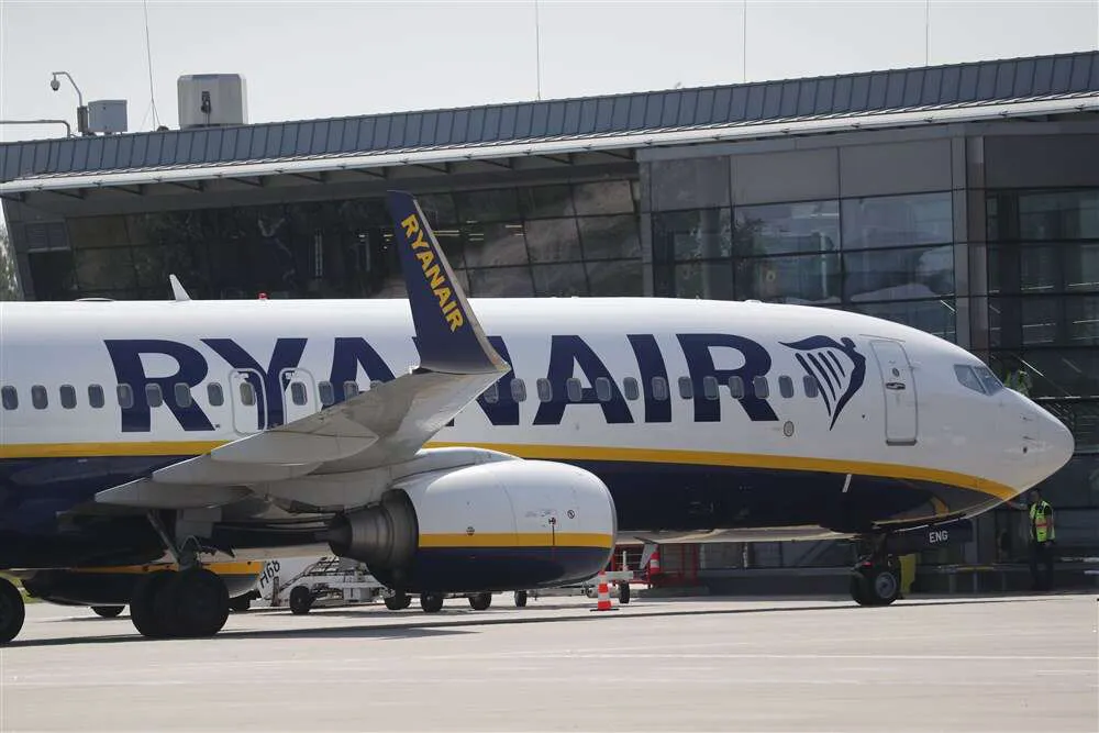 Ryanair vaihtaa Boeing 737-800-kalustonsa siivenkärkievät kaksihaaraisiin –  yli 200 miljoonan dollarin urakka | Tekniikka&Talous