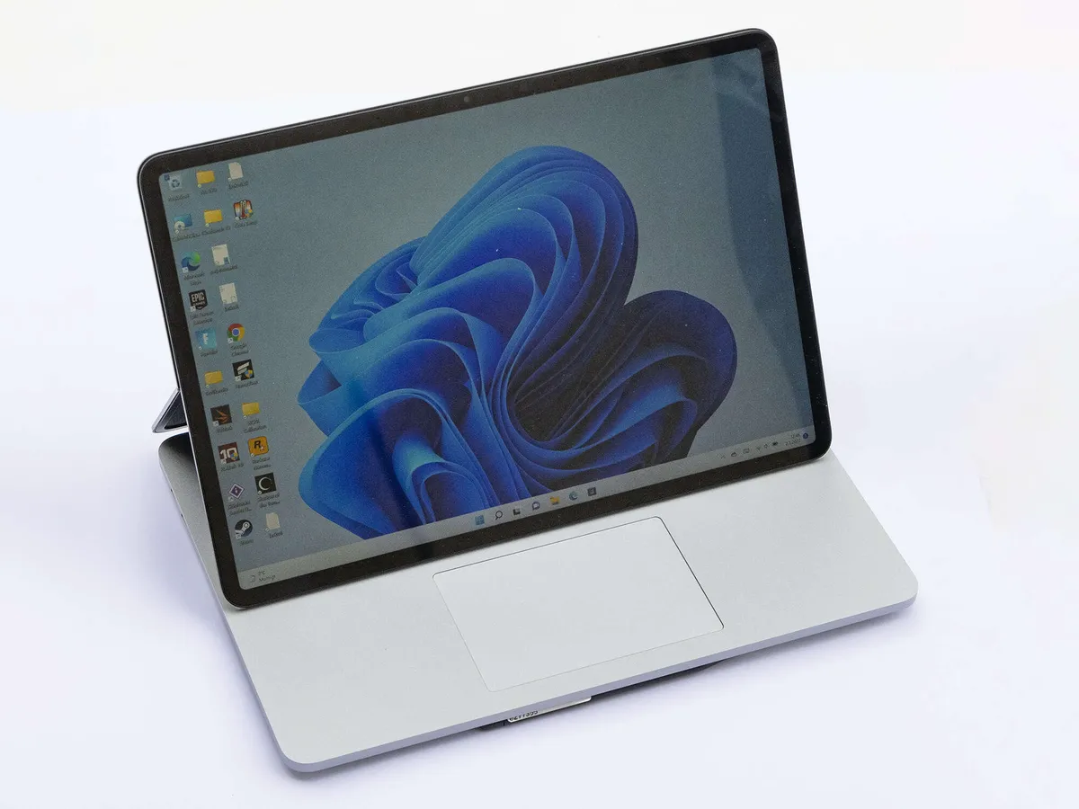 Graduation album Dragon gun Testissä Microsoft Surface Laptop Studio: moneen taipuva luksusläppäri  kosketusnäytöllä | Tivi