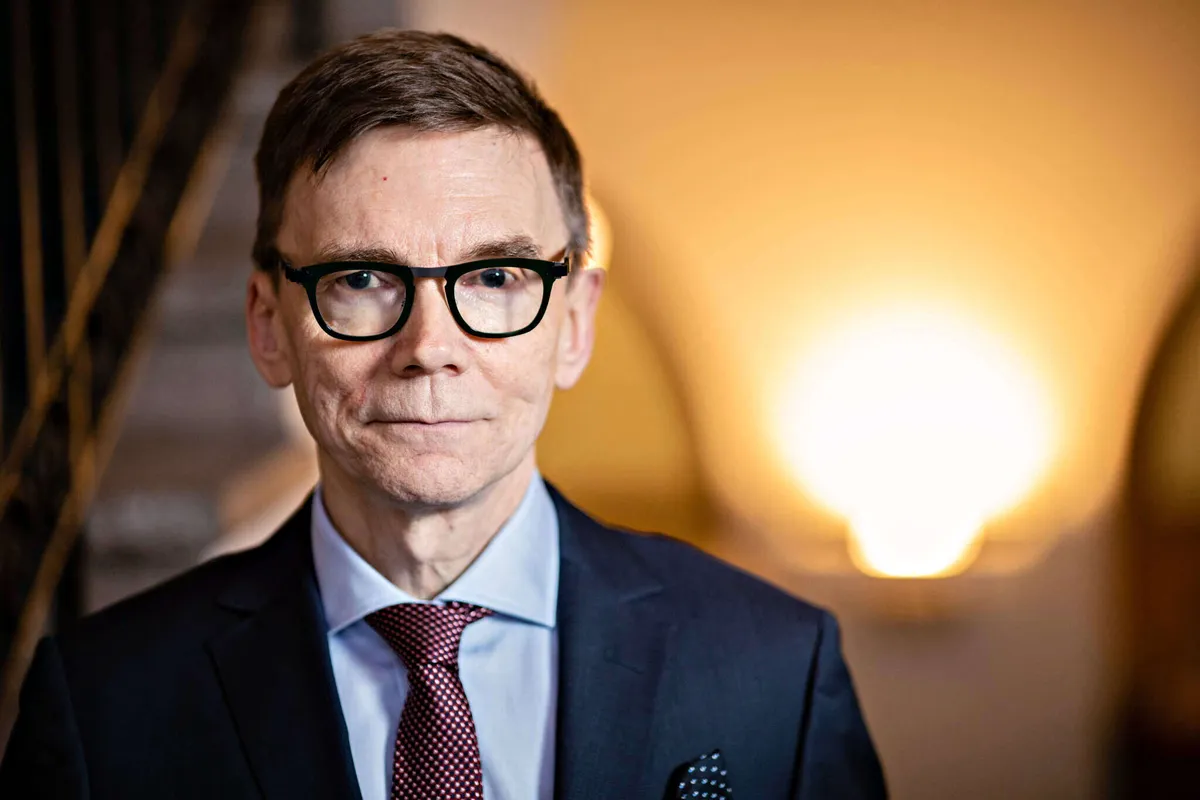 professorilta-suorat-sanat-virkamieseliitin-palkitsemisesta