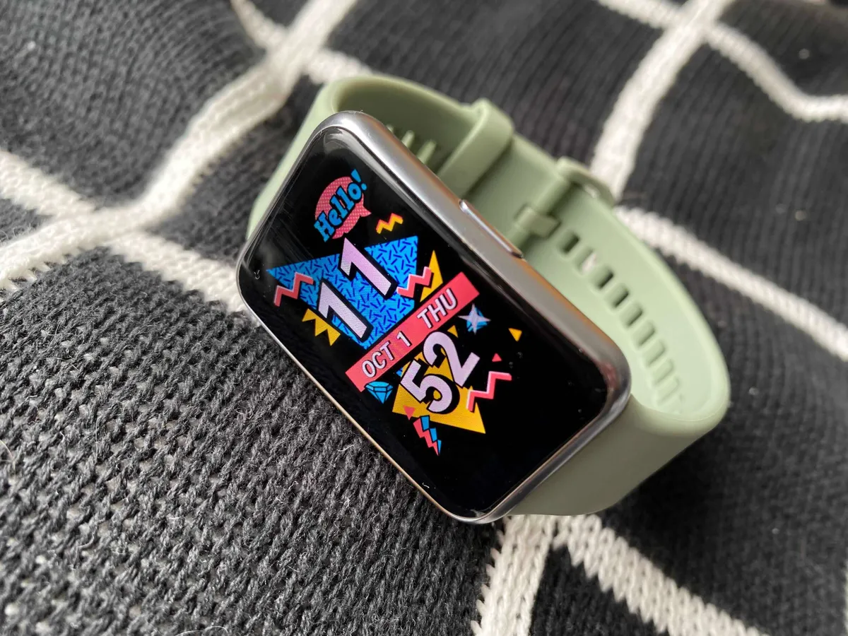 Halpa älykello – Testissä Huawei Watch Fit | Tekniikka&Talous