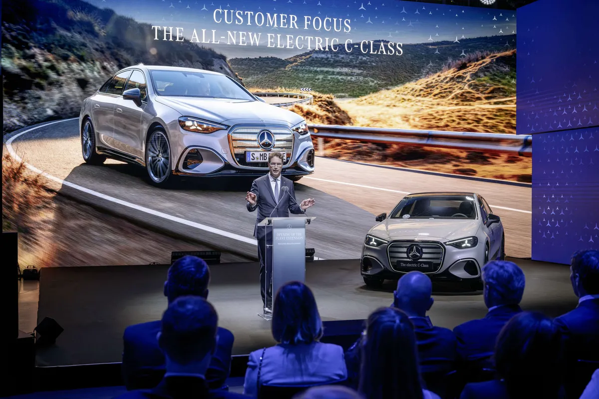 Entinen työntekijä tylyttää Mercedestä – ”Siiloutunut ja pelkkiä Powerpoint-esityksiä”
