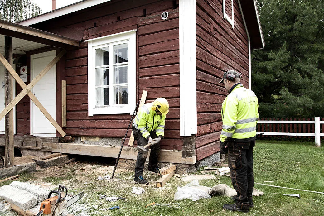 Vanhojen rakennusten entisöijillä riittää töitä – 