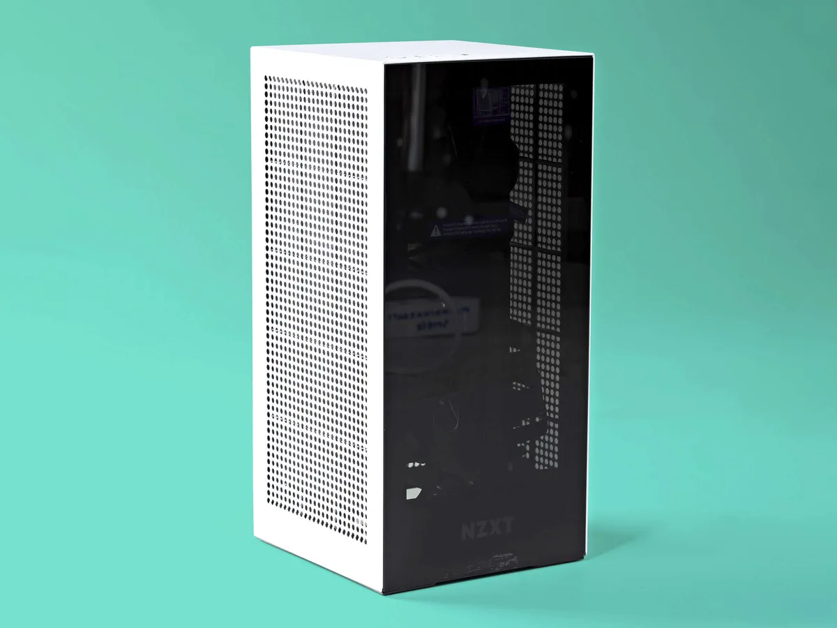 Testissä pc-runko NZXT H1 v2: rakenna pieni pelikone helposti | Mikrobitti
