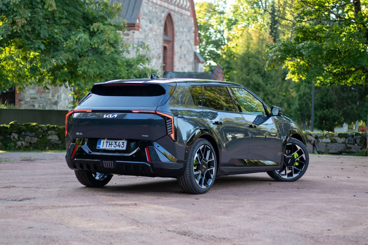 Kia terävöitti EV4:ää GT-mallilla – Mutta onko se mallinimensä arvoinen?