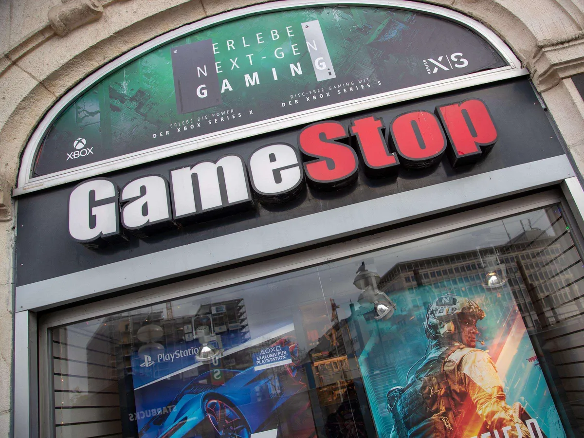 GameStop'un hisseleri Wall Street'teki meme kaynaklı rallide yüzde 90'ın üzerinde arttı