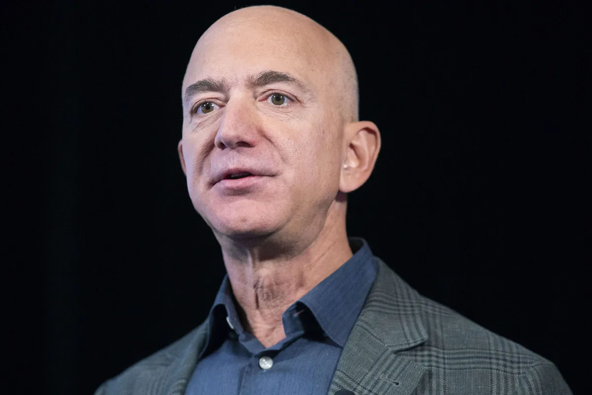 Jeff Bezos’ $2 billion Amazon share sale could propel him back to the title of world’s richest man