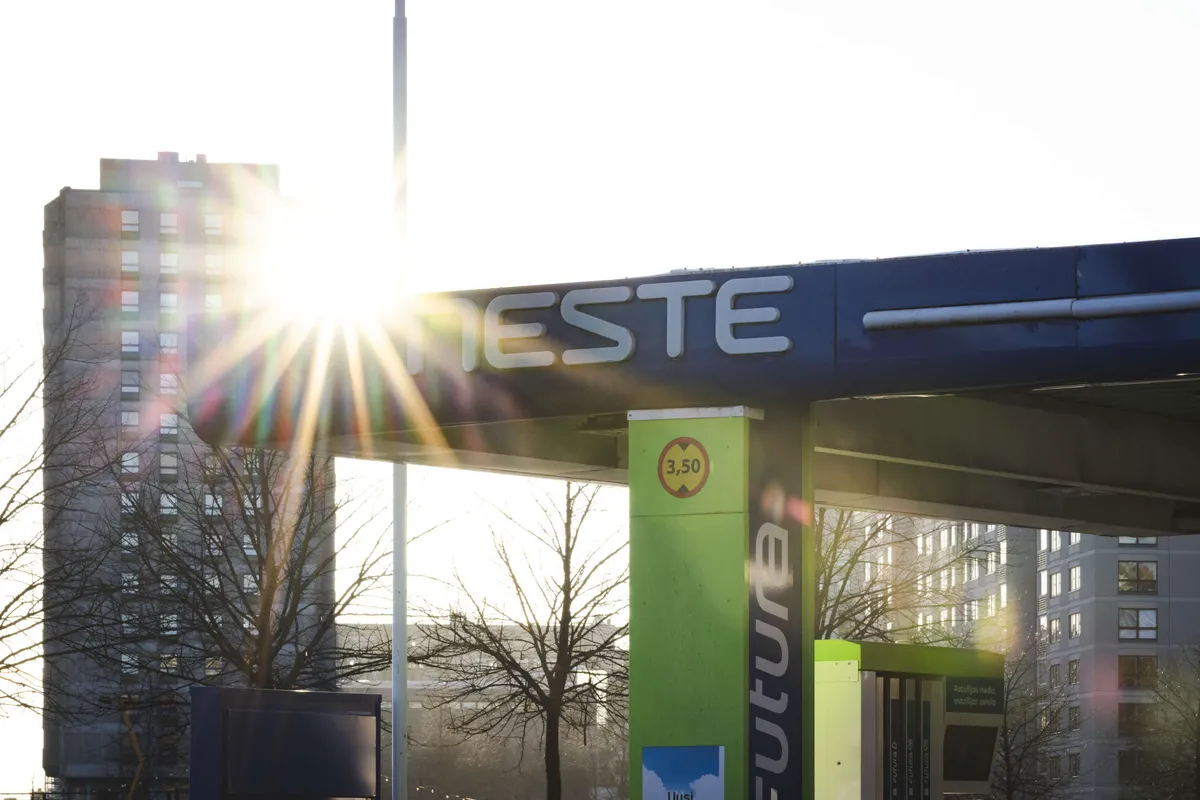 SVT:n väite: Nesteen lentopolttoaineen raaka-aineesta heräsi epäily – Yhtiö selvittää