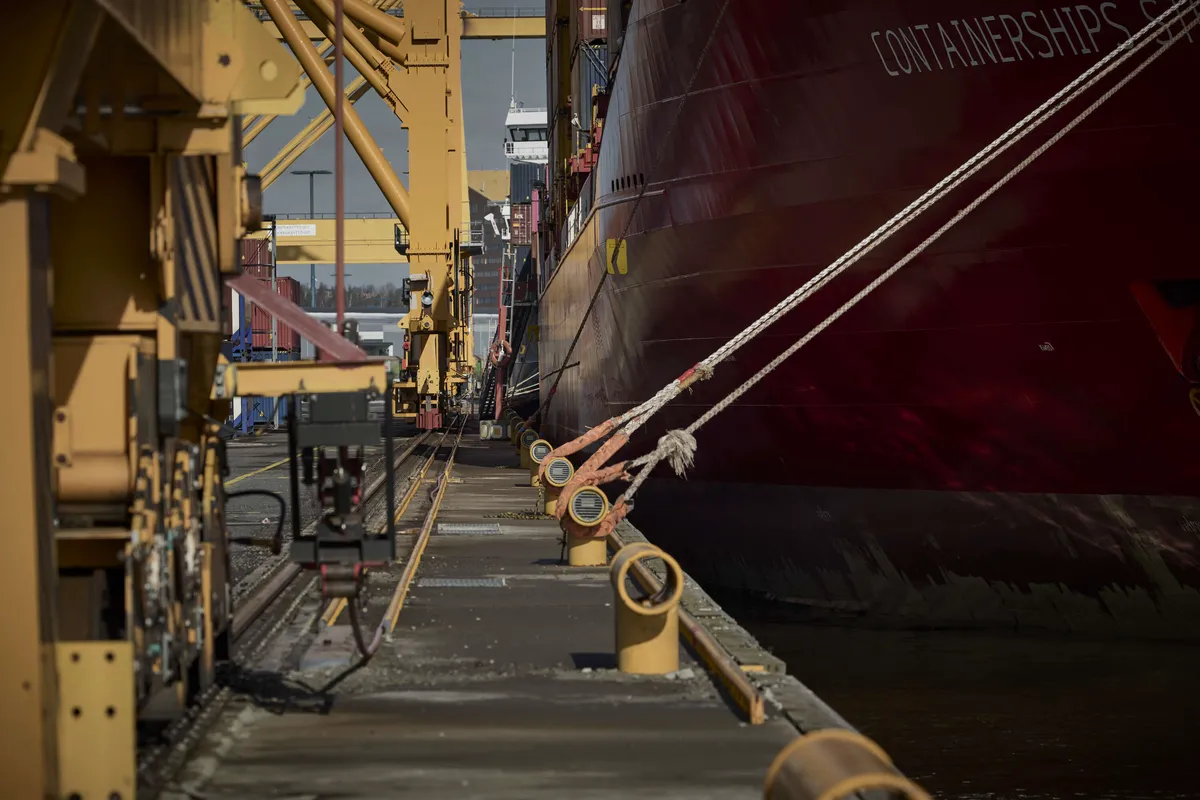 “Hieroin silmiäni” – Tutkimus paljastaa: Suomessa toimitusjohtajien usko tulevaisuuteen on poikkeuksellisen vahva