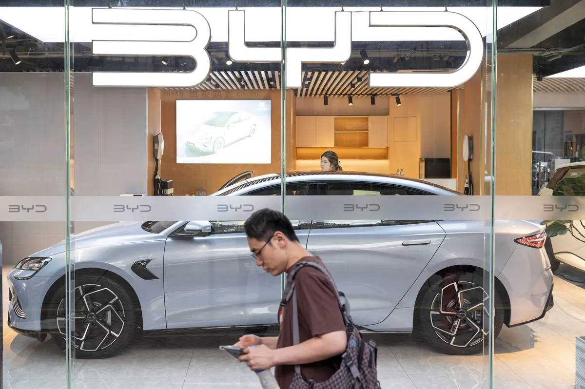 Maailman suurin automarkkina yskii – Lasku jyrkintä lähes kahteen vuoteen