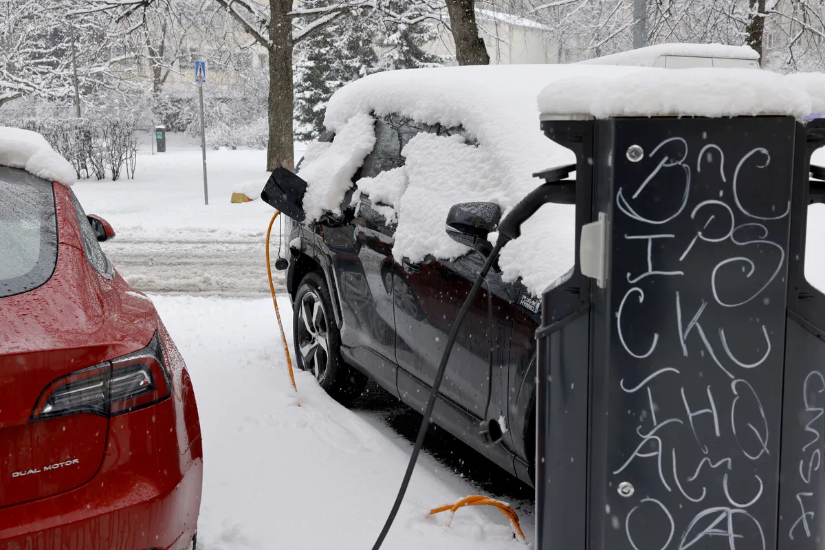 The cost of electric cars must be made fair in housing associations