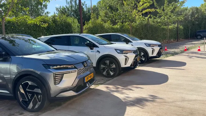 Parhaana palkittu auto piileksii nyt timanttikeulan takana – Ensikoejolla paljastuu paljon