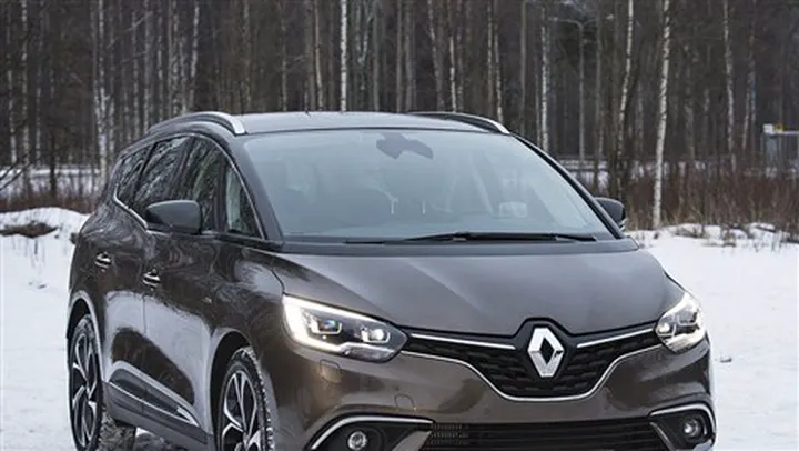 Tässä tila-autossa on katumaasturin tyyliä | Kauppalehti