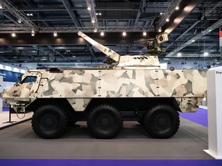 Patrian 6x6-ajoneuvo DSEI-puolustusteknologiamessuilla Lontoossa oli varustettu Nemo-kranaatinheittimellä.