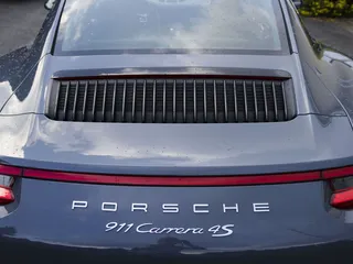 Porschella kelpaa olla töissä.