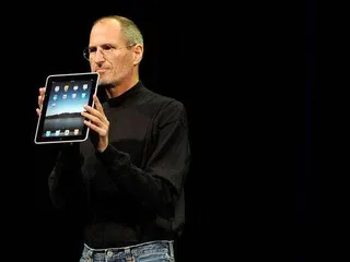 Steve Jobs on yksi tunnetuimmista teknologia-alan innovaattoreista. Hän kuoli syöpään vuonna 2011.