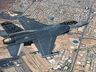 Morrisin tukikohtaan sijoitetun 162. Lennoston F-16-monitoimihävittäjä kuvattuna syyskuussa 2022.