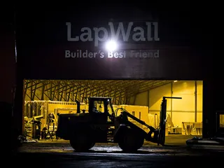 Lapwall sulkee Raahen yksikön. Tämä tehdas sijaitsee Pyhännällä. Arkistokuva.