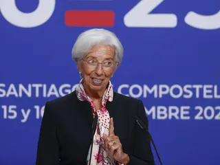 EKP viesti korkopäätöksen yhteydessä, että korotettu korkotaso riittäisi painamaan inflaatiota kohti kahden prosentin tavoitetta. Toisaalta pääjohtaja Christine Lagarde toppuutteli, että tarpeen tullen korkoa voidaan yhä nostaa.
