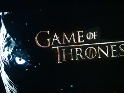 Game of Thrones (suom. ’Valtaistuinpeli’) on George R.R. Martinin luoman A Song of Ice and Fire -kirjasarjan (suom. ’Tulen ja jään laulu’) ensimmäinen osa. Sen mukaan nimettiin kirjasarjan pohjalta tehty huippusuosittu televisiosarja.