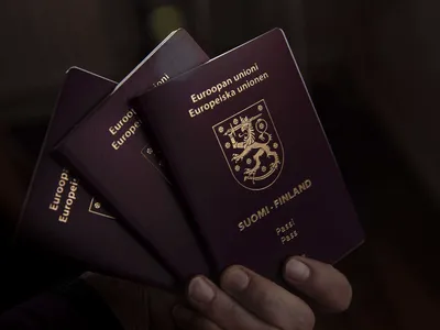 Väärille henkilöille lähetetyt 550 passia on nyt mitätöity.