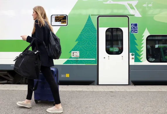 Junamatkustajille hyviä uutisia: VR vie veroalen suoraan lippujen hintoihin