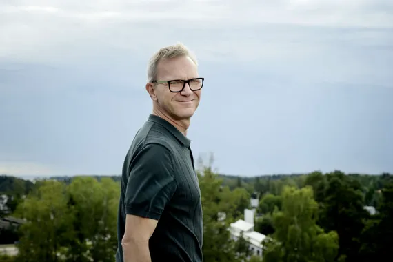 Jussi Vanhanen yrittää kääntää metsäjätin kurssin vaikeuksien keskellä – ”Oikein mistään ei saa myötätuulta”