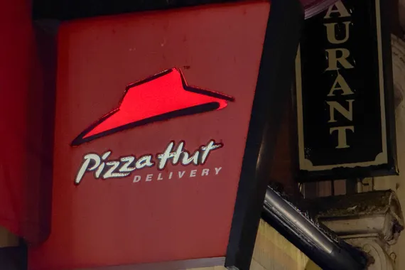 Pizza Hut oikeuteen tekoälynsä takia: Syytetään aiheuttaneen 100 miljoonan vahingot