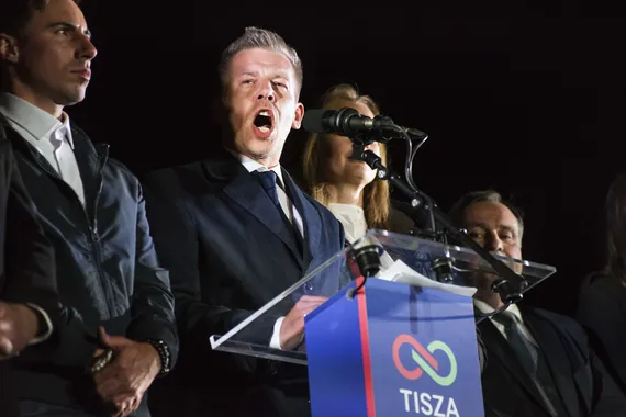 Riemu repesi Orbánin rökäletappiosta – Onnitteluja sataa seuraajalle: ”Venäläiset, menkää kotiin!”