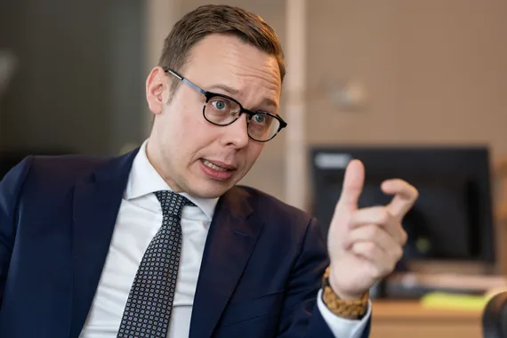 Kokoomusministeri tuskastui – Nyt tulee selvä ohje asunnonostajille