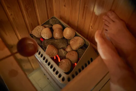 Saunaillat jäivät historiaan – Näin muuttui suomalaisten tapa rakentaa luottamusta