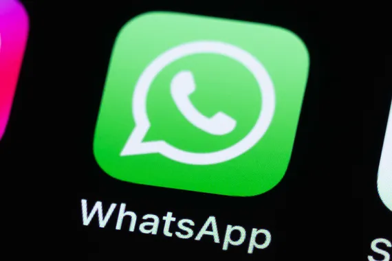 Whatsapp tiukempaan EU-syyniin – Sakot uhkaavat
