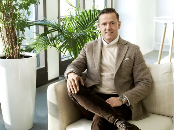 Maailman suurin pääomasijoittaja kasvatti Suomeen it-jätin, mutta vaihtoi toimitusjohtajan yllättäen – Haastattelimme ulkomailta napatun seuraajan