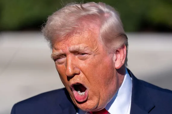 Trump raivosi alaisilleen tuntikausia – WSJ: hävittäjän putoaminen Iranissa oli liikaa