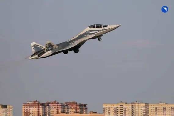 Yllätys Venäjältä: Suhoi Su-57 -hävittäjä nousi ilmaan