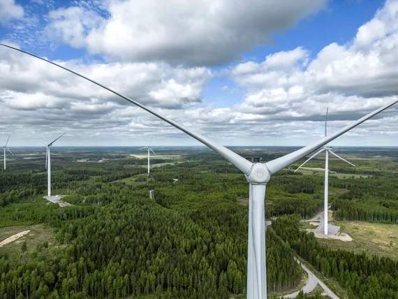 2 800 m etäisyysvaatimus tuulivoimaloille – Etelä-Suomi jäisi lähes ilman voimaloita