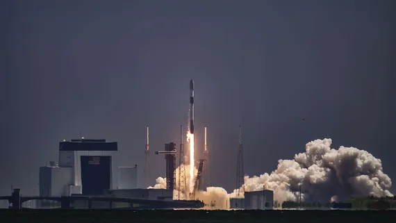 Pörssiin haluavalla SpaceX:llä on epätavallinen ehto: Arvo voi nousta yli 1 700 miljardin dollarin