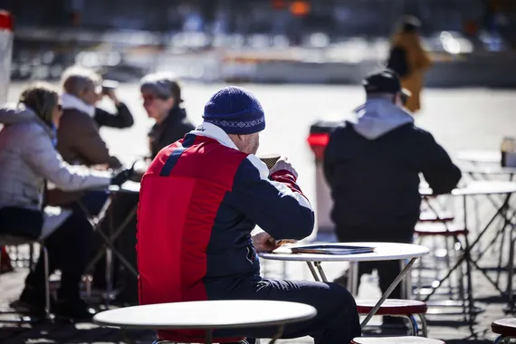 Satoihintuhansiin suomalaisiin eläkesäästäjiin iskee veropommi – Asiantuntija antaa vinkin: Vältä kallis virhe