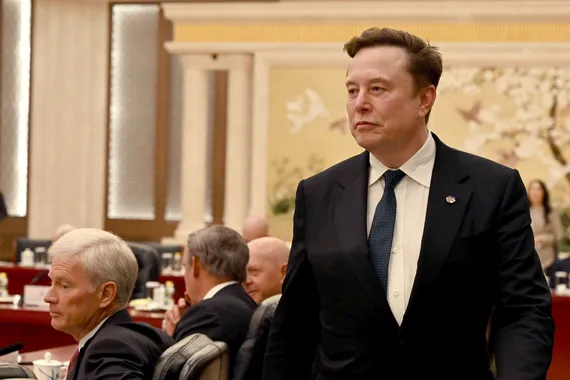 Iran uhkaa nyt Elon Muskia – Tämän vuoksi miljardö