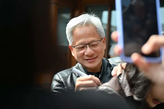 Nvidia-pomoa ei paina huoli tekoälykuplasta – Povaa biljoonasatsauksia infraan