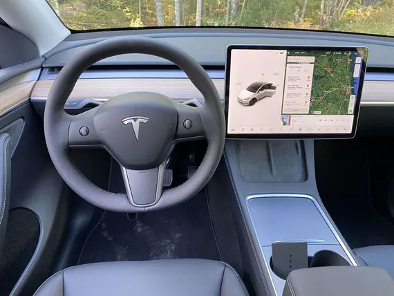 Teslan uutuus tarjoaa isosti tilaa – Model Y on kuin pulleaksi puhallettu  Model 3 | Kauppalehti