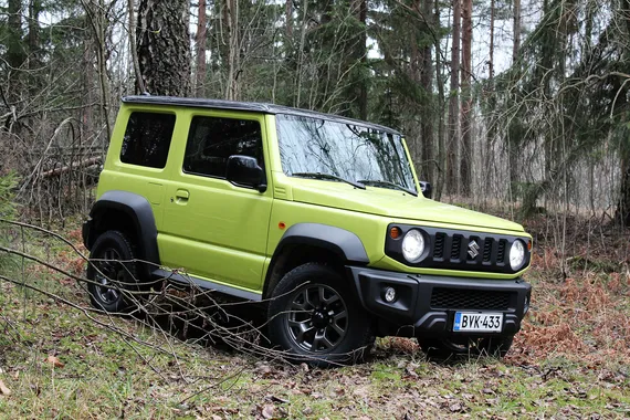 Pikkuruinen Japanilaisauto Onkin Varsinainen Peto Maastossa Kauppalehti