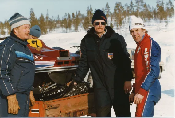 Suomalainen Winha-moottorikelkka voitti kilpailijan luistovoiteen avulla  1970-luvulla – ”Sinnehän ne jäivät kiinni ja mie ajelin rinkiä ympärillä” |  Tekniikka&Talous