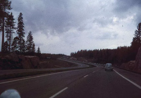 1970-luvulla julistettiin, että Suomen moottoritiet on nyt saatu valmiiksi,  autoilukin nähtiin väliaikaisena ilmiönä – Tällainen on Suomen  moottoriteiden historia | Tekniikka&Talous