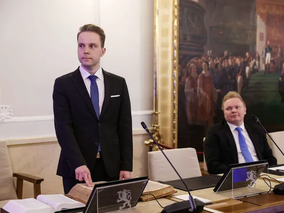 2 Ministeriä Vaihtuu Tänään – Petri Honkonen Nousee Keskustan ...